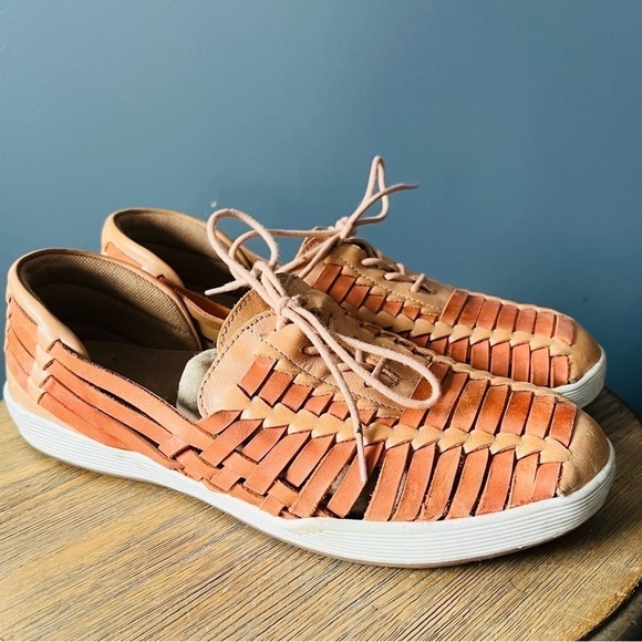 Comfortiva Align Layla Huarache Shoes - Picture 2 of 8